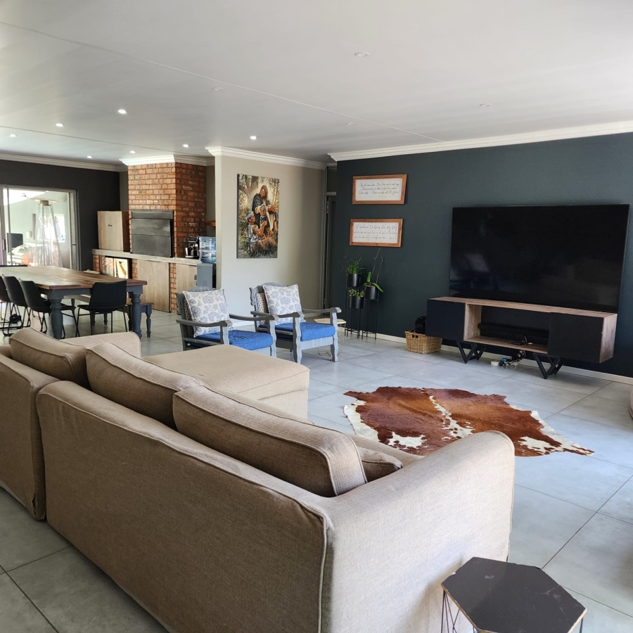 5 Bedroom Property for Sale in Bloemfontein Free State